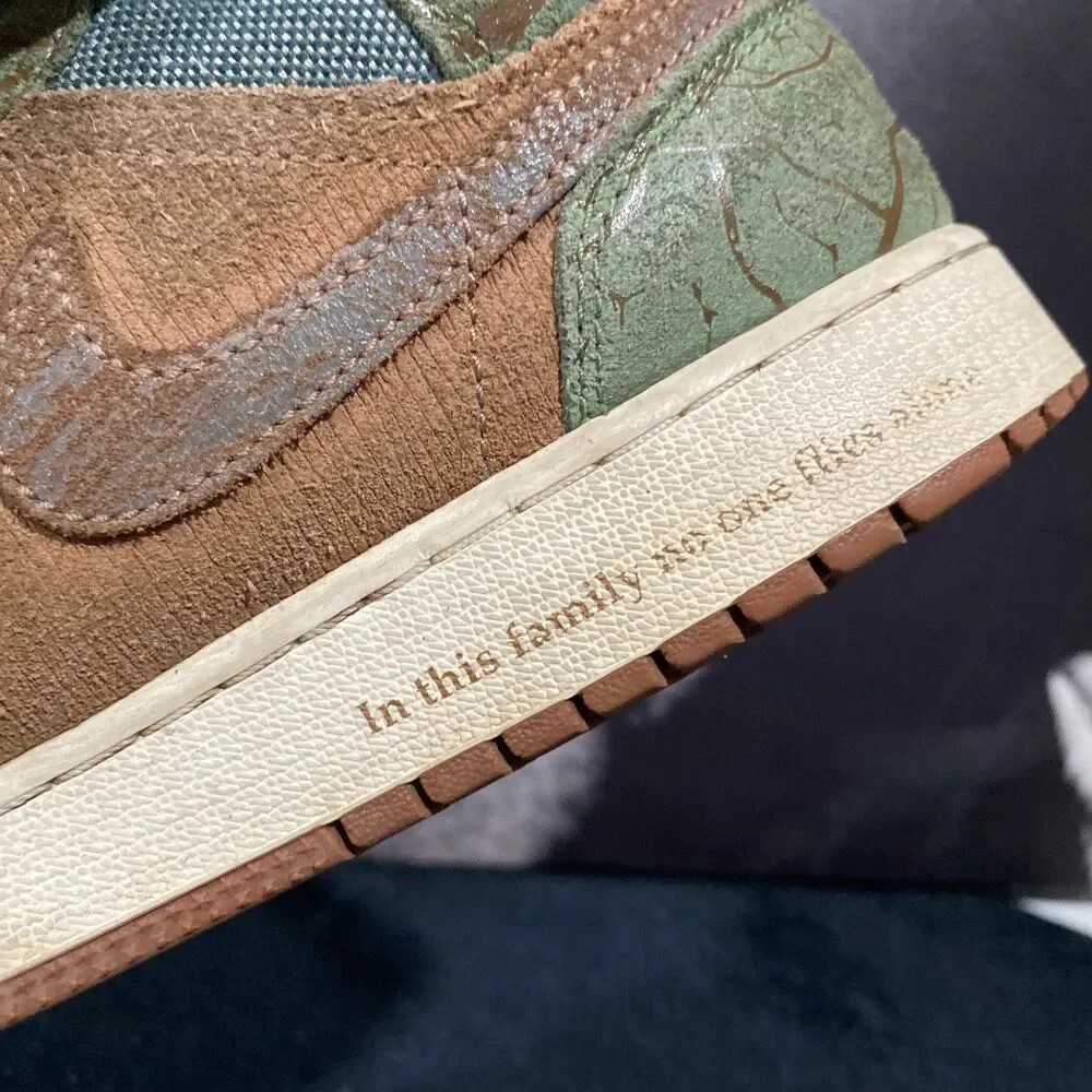 Nike Air Jordan 1 Mid FQ8101-200 Athletic Sneaker Boys 6 Green Leather Walking